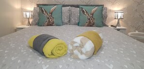 1 bedroom, iron/ironing board, free WiFi, bed sheets - The Musical Ceol Cottage 1-bedroom - Sleeps Four (Ballynahinch)