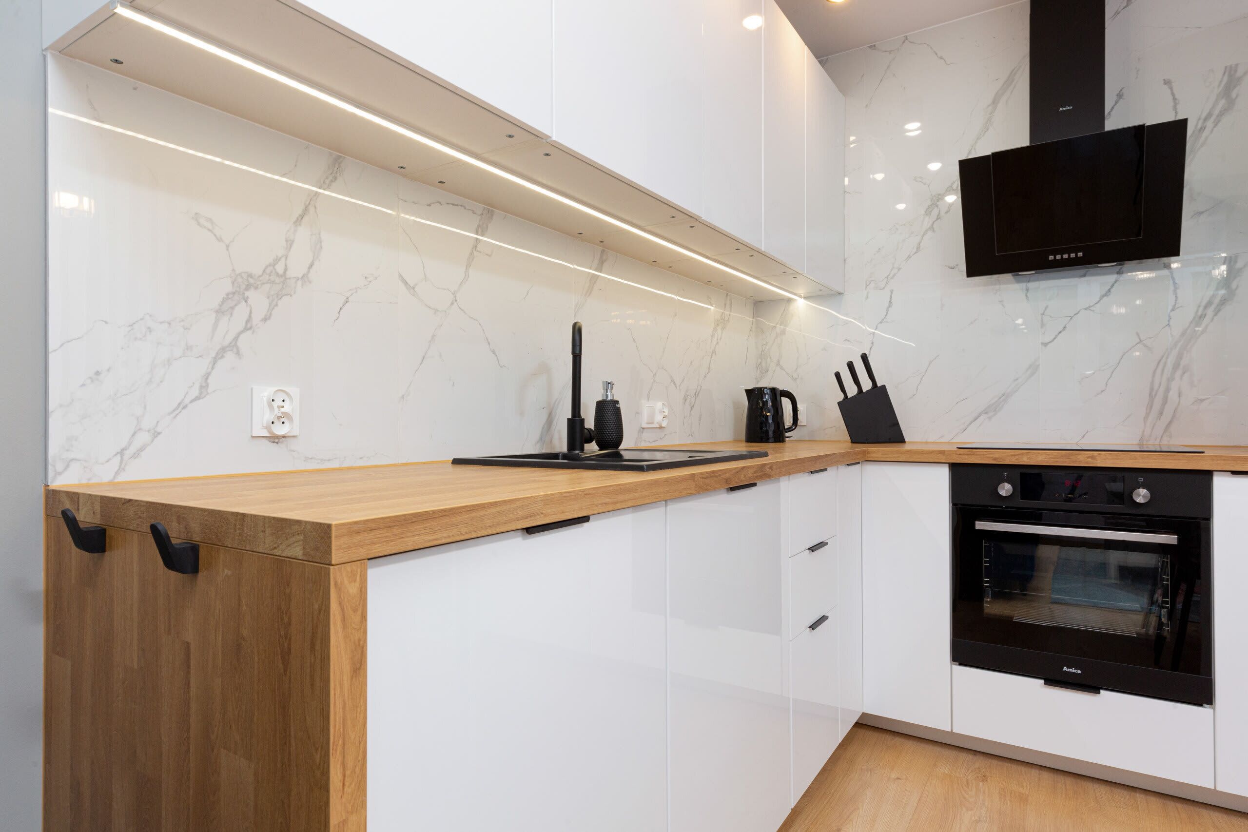 Refrigerador, microondas, horno, placa de cocina
