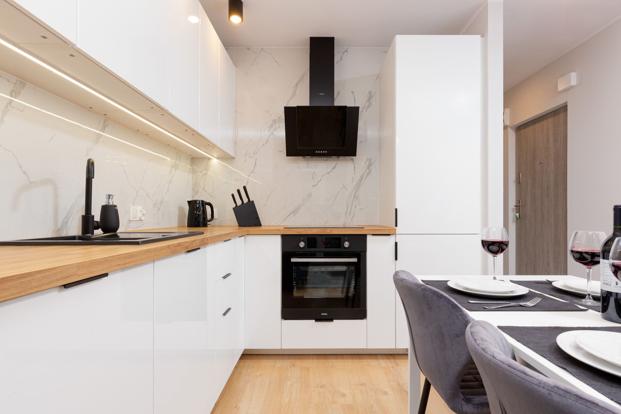 Refrigerador, microondas, horno, placa de cocina