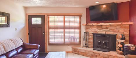 TV, fireplace, DVD player