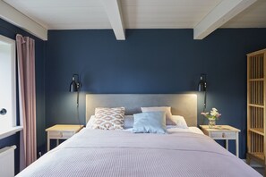 4 bedrooms, iron/ironing board, travel crib, free WiFi