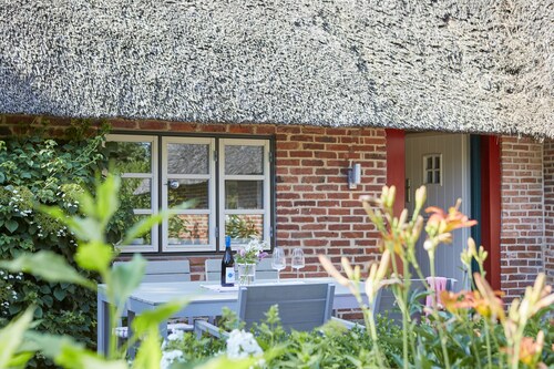 My North Star Lovingly renovated thatched house with garden and view to DK