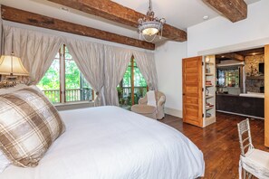 5 bedrooms, iron/ironing board, free WiFi, bed sheets