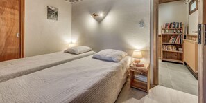 4 bedrooms, WiFi, bed sheets