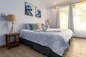 2 bedrooms, desk, iron/ironing board, WiFi