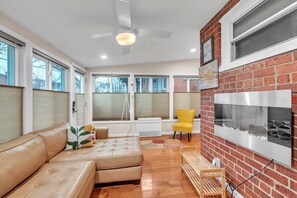 TV, fireplace, offices