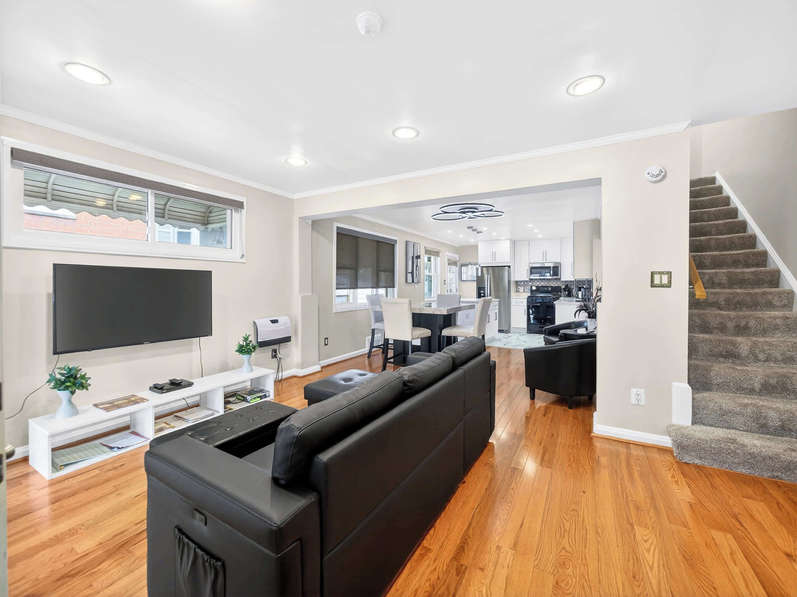 TV, fireplace, offices