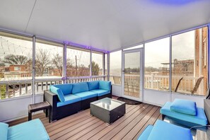 TV, fireplace, offices