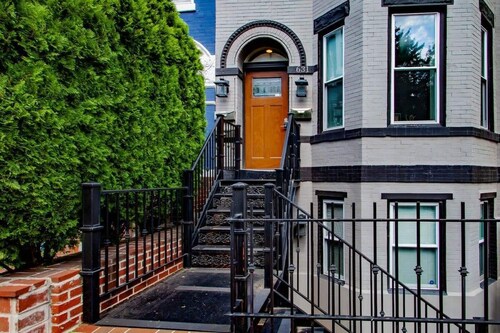 H St. Suite 2-BR / DC Streetcar / Union Station