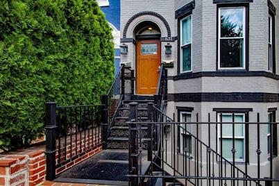 H St. Suite 2-BR / DC Streetcar / Union Station