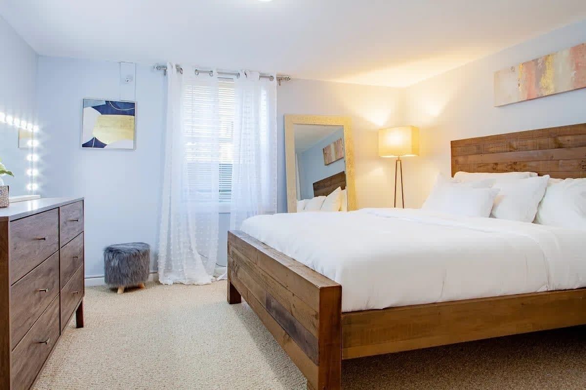 2-BR Sanctuary in Quiet Neighborhood ✾ FREE Parking ✾ Patio