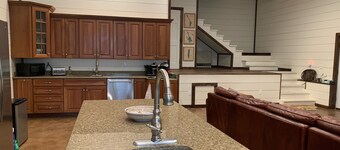 Clean and cozy total eclipse retreat, perfect for enjoying the Adirondacks!