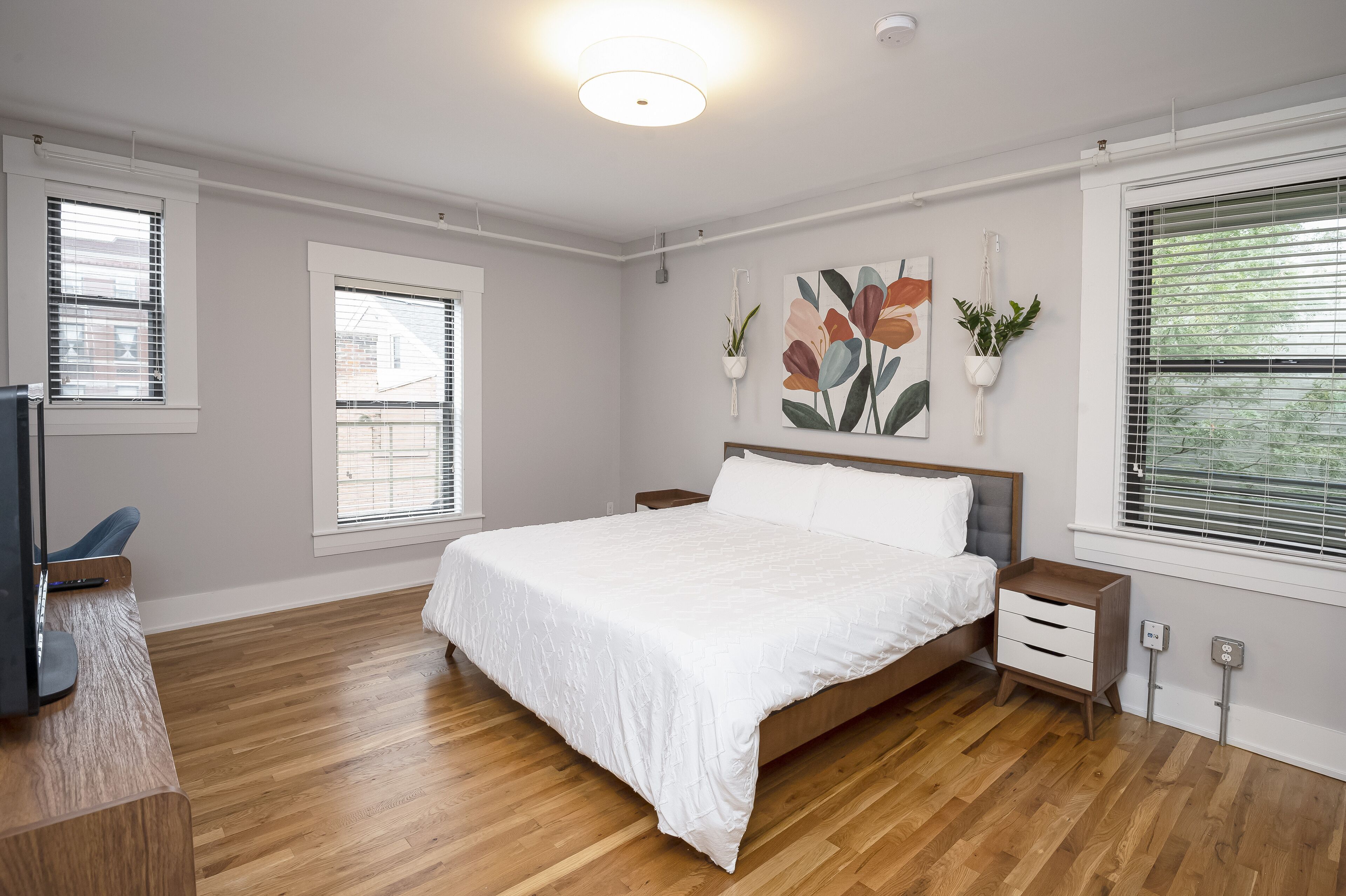 4 chambres, bureau, fer et planche à repasser, accès au Wi-Fi (inclus)