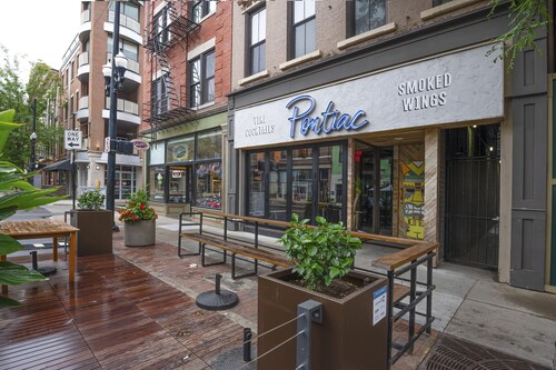 Secluded & Spacious 1BR Condo – Central in OTR