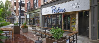 Secluded & Spacious 1BR Condo – Central in OTR