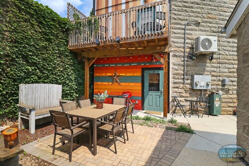 Downtown Lake Geneva Hideaway Walk to Lake Music Dining Balcony Sleeps 16
