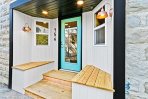 Exterior detail - Downtown Lake Geneva Lower Hideaway Walk to Beach Live Music Beer Garden (Lake Geneva)