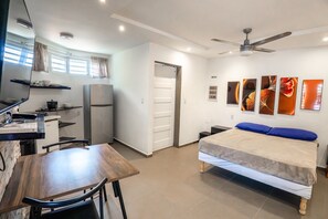 5 عدّة غرف نوم ومكواة/لوح كي وواي فاي مجانًا وملاءات أسرّة