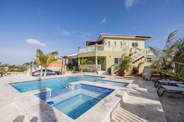 Piscine extérieure