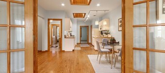 Suite 725 on Main |Recently Face-Lifted |Walkable Dwntwn Condo |Parking |Dining |Nightlife |Shopping