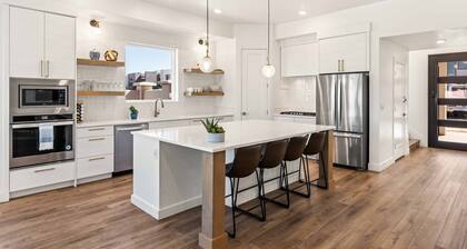 Coral Canyon Entourage, PRIVATE POOL, ping pong, and more!