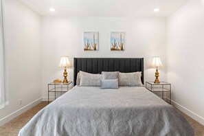 6 bedrooms, desk, iron/ironing board, internet - Coral Canyon Entourage, PRIVATE POOL, ping pong, and more! (Washtington)