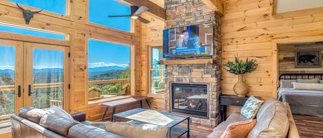 Smart TV, chimenea, videojuegos y libros