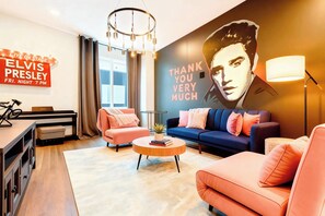 Télévision, chaîne hi-fi, espaces bureaux