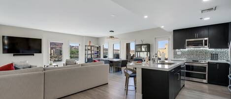 Refrigerador, microondas, parrilla de estufa y lavavajillas