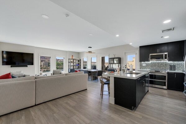 Fridge, microwave, stovetop, dishwasher