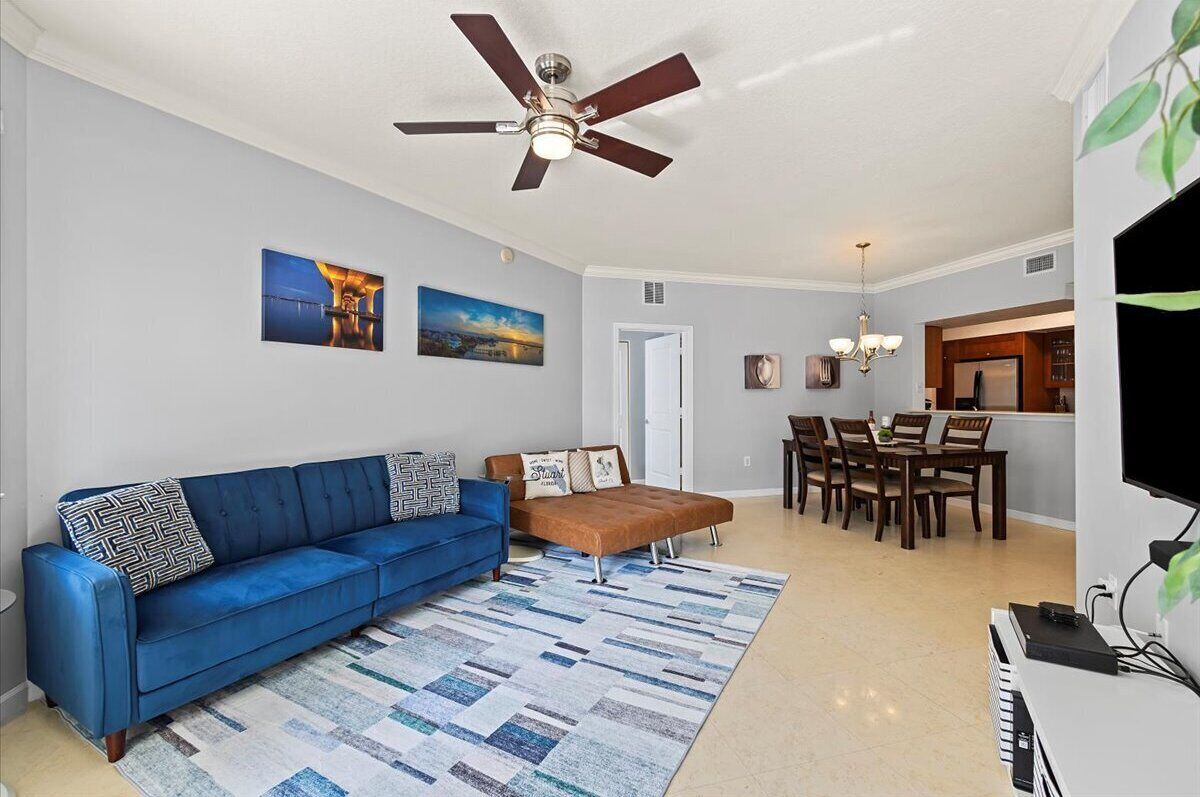 Yacht Club - Pet Friendly - Riverfront - Downtown