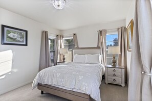 2 bedrooms, desk, travel cot, WiFi