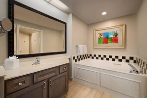 Bathtub - Marriott Ocean Pointe on the Ocean! (Palm Beach Shores)