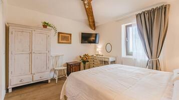 1 bedroom, travel crib, WiFi, bed sheets