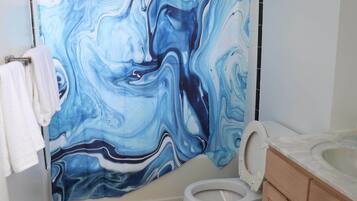 Apartment (2 Bedrooms) | Bathroom