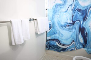 Apartment (2 Bedrooms) | Miscellaneous - Cozy Getaway With Bowling Alley in St Louis (St. Louis)