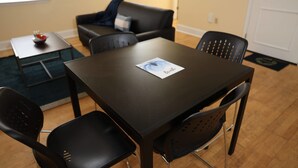 Apartamento (2 Bedrooms) | Restauración