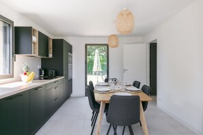 Fridge, microwave, oven, dishwasher - Kermaudez - Maison proche mer (Pleubian)