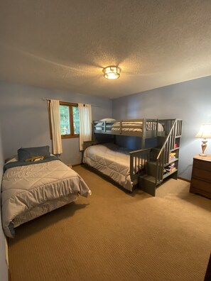 2 chambres, lit de bébé portatif, accès au Wi-Fi (inclus)