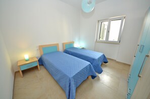 2 bedrooms, iron/ironing board, free WiFi