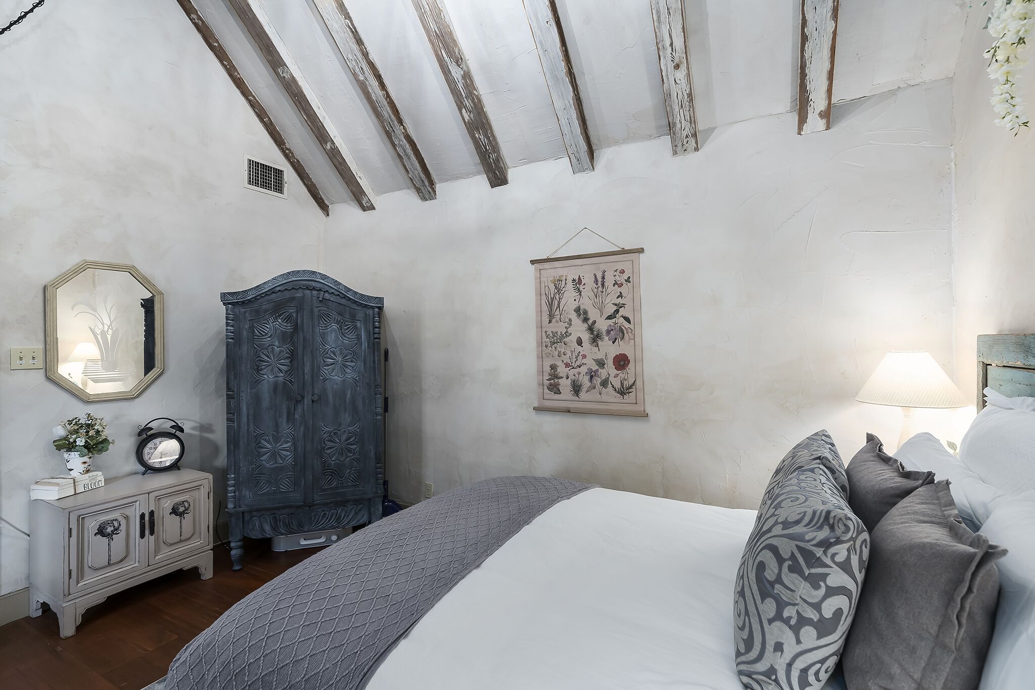 1 bedroom, iron/ironing board, WiFi (free), bed sheets