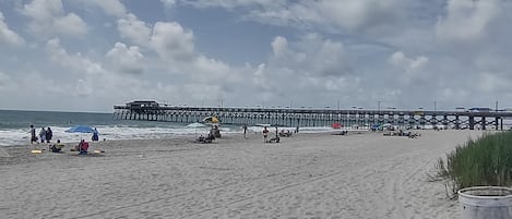 靠近海滩