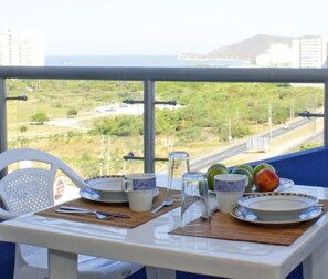 Outdoor dining - Apartamento de Yuly (Santa Marta)