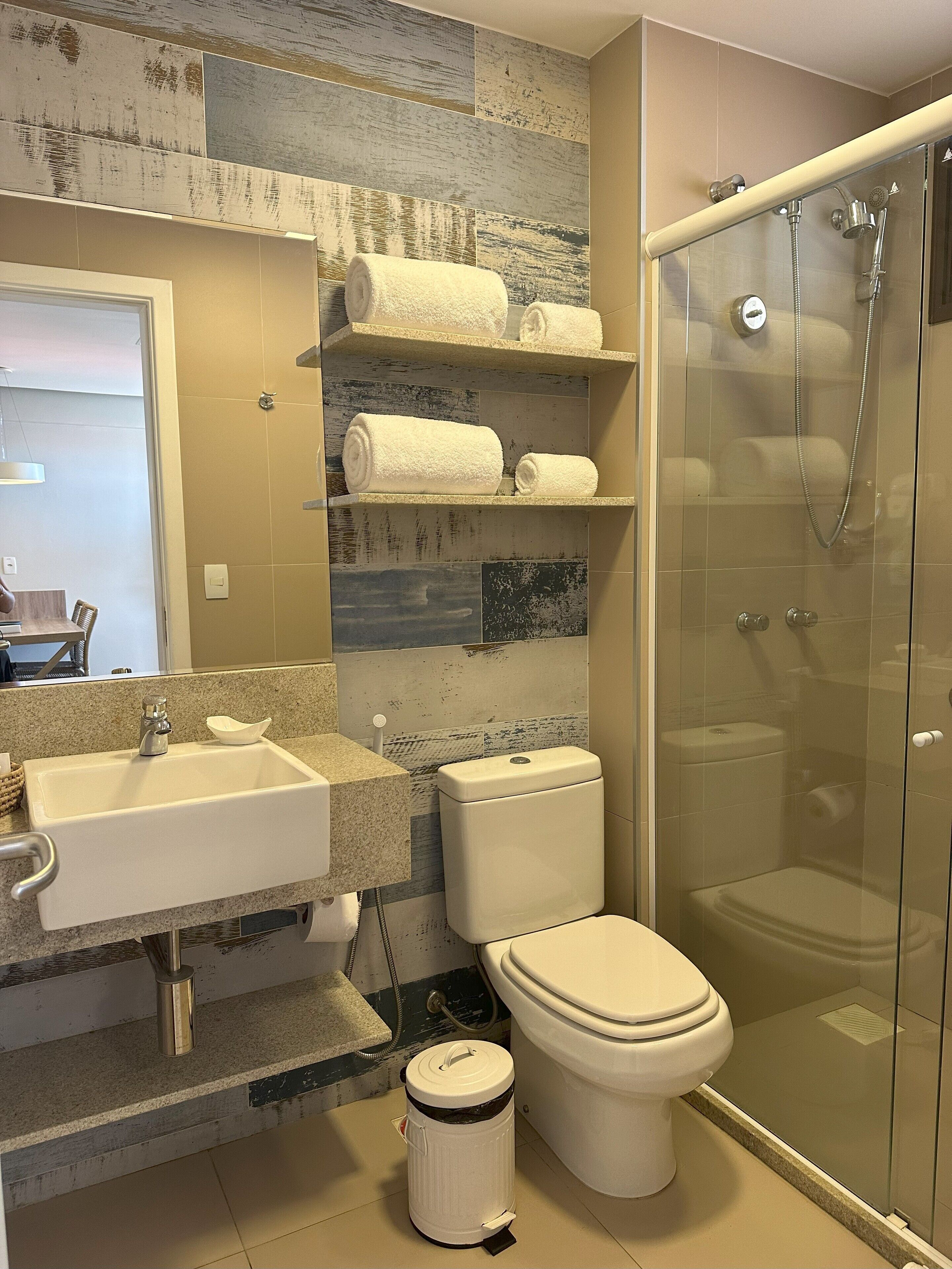 shower, rainfall showerhead, free toiletries, hair dryer