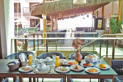 Desayuno a la carta gratuito y diario