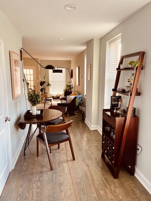 Dining - Stylish Canton Luxury Townhouse with Rooftop & Private Parking (Baltimore)