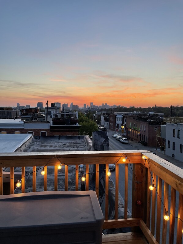 Property grounds - Stylish Canton Luxury Townhouse with Rooftop & Private Parking (Baltimore)