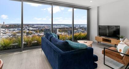 Union Green Apt w Stunning Views & Free Parking