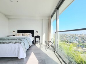 Unclassified image, 5 of 36, button