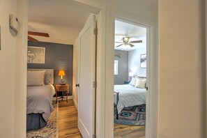 Desk, iron/ironing board, WiFi, bed sheets